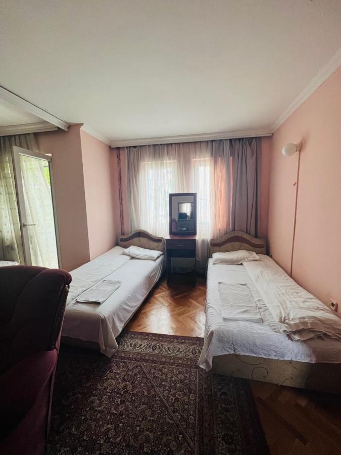 Guest House Velania Prishtinë Luaran gambar
