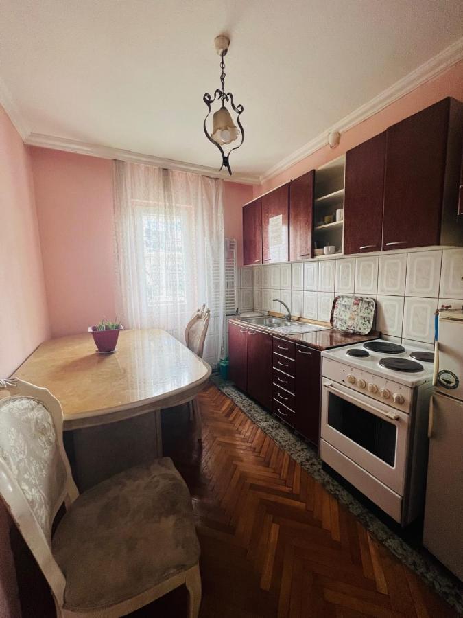 Guest House Velania Prishtinë Luaran gambar