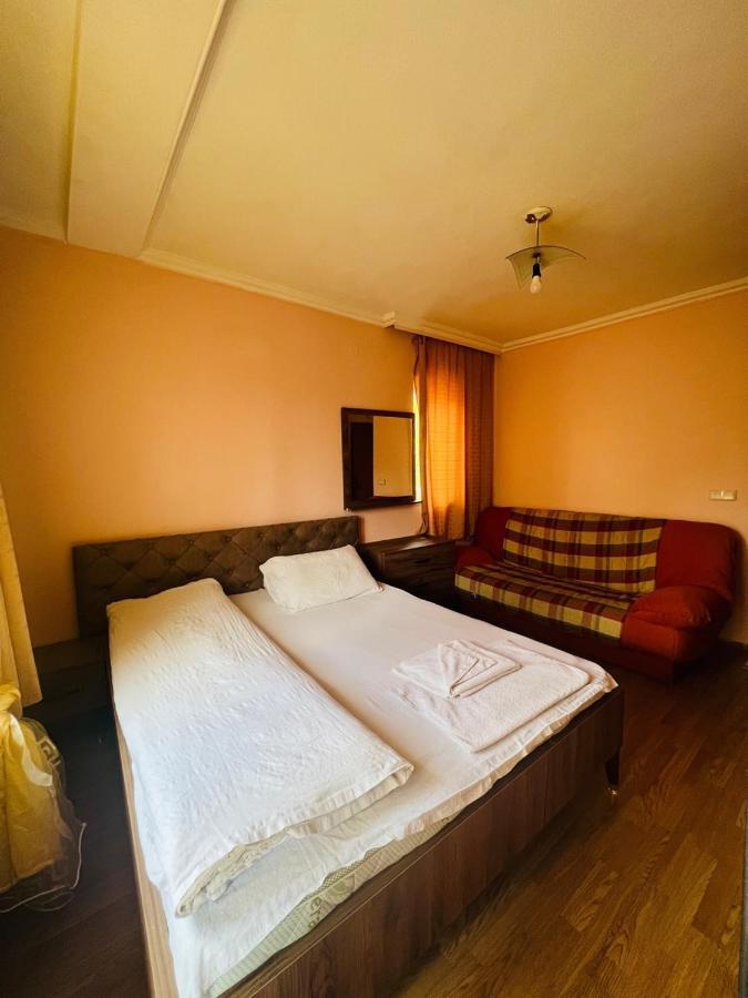 Guest House Velania Prishtinë Luaran gambar