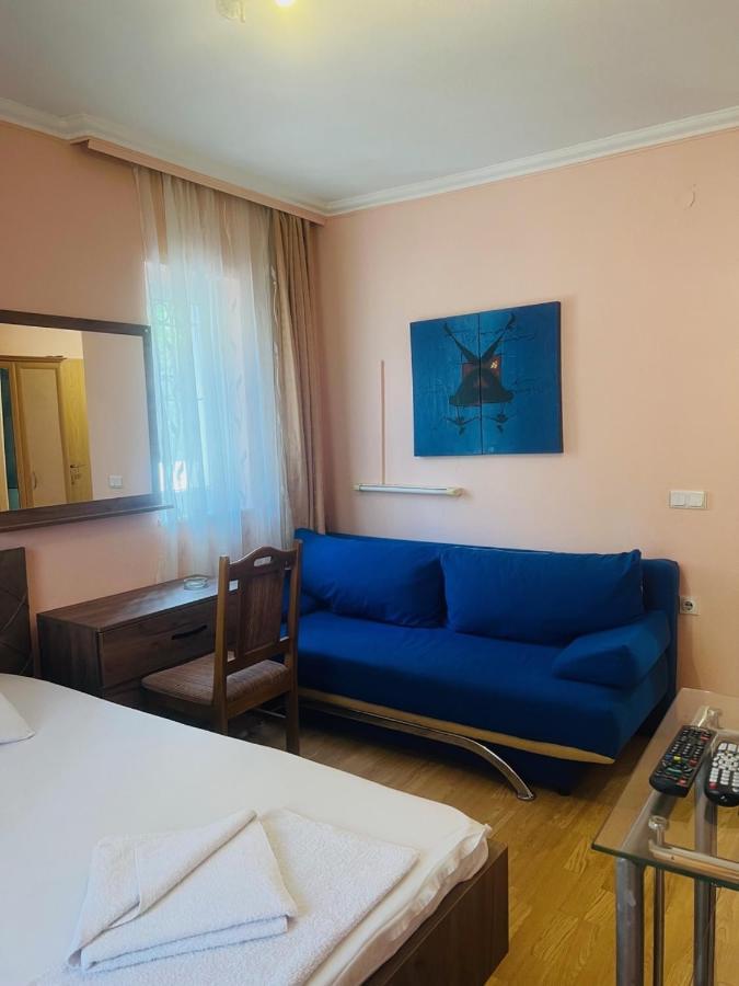 Guest House Velania Prishtinë Luaran gambar